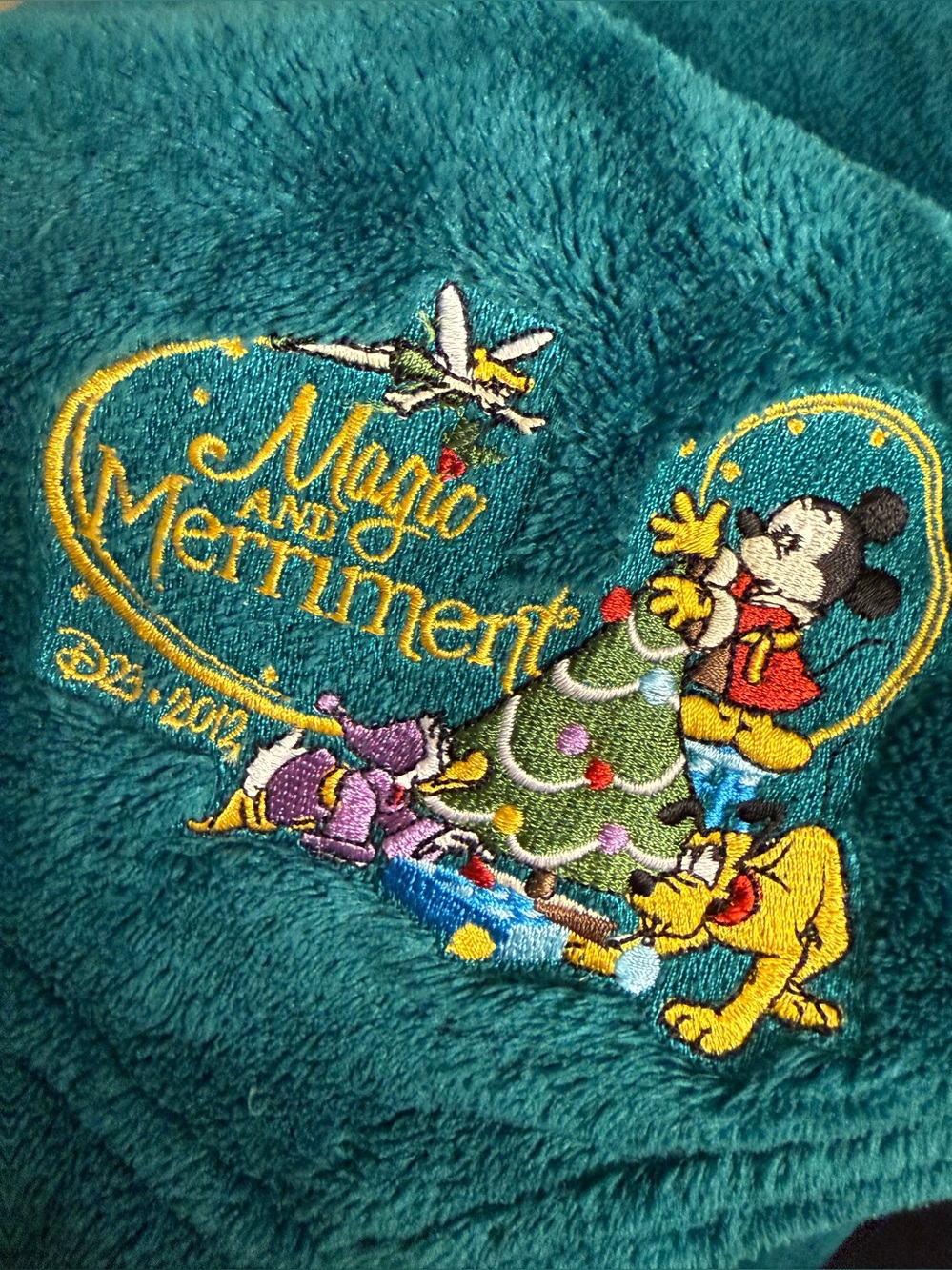 Disney D23 holiday plush green blanket 2012 limited edition